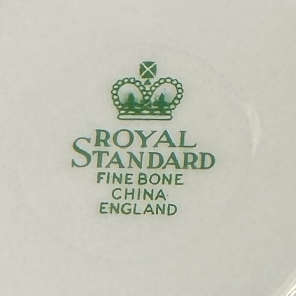 ROYAL STANDARD saucer, Vintage fine bone china, white & gold with pink roses - Picture 3 of 3